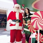 Real Beard Santa, Santa Martin with Elf girl Kimmy at Repulse Bay 109 event 2019 Christmas, Hong Kong event