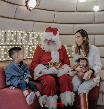 martin santa in tko mall hk with family